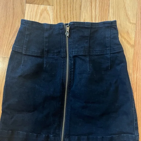 We The Free People Virgo Black Denim Zip Front Mini Skirt 24 - Picture 5 of 7